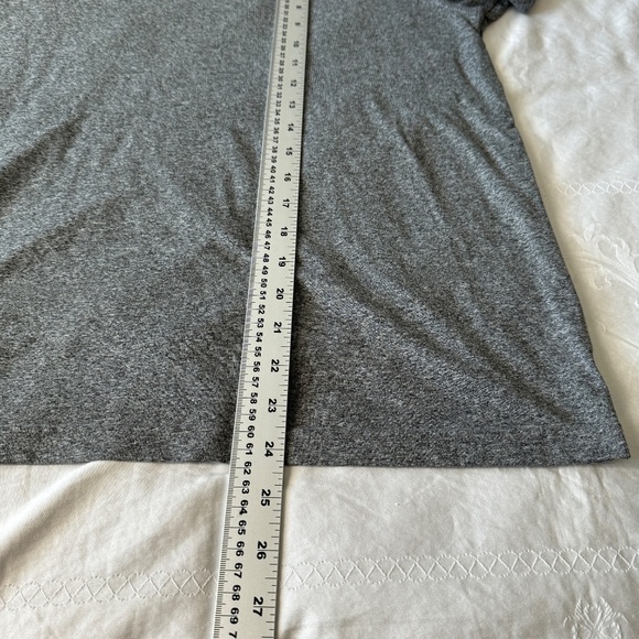 Old Navy Active Women's Gray‎ Go-Dry Short Sleeve Activewear T-Shirt Size Medium - Picture 6 of 8